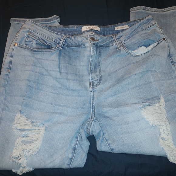 Judy Blue Denim - Judy Blue Boyfriend Jeans Light Blue Distressed